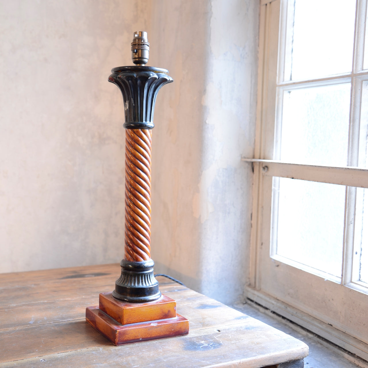 Twisted Column Ceramic Table Lamp