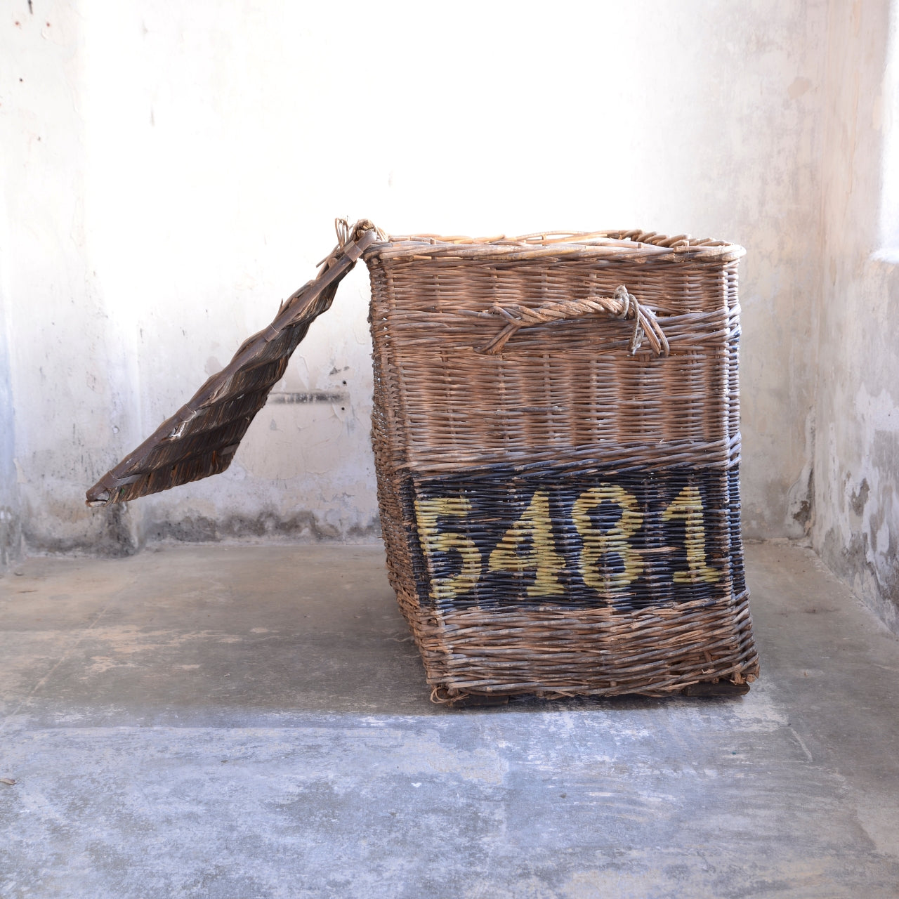 19th C Edwin Woodhouse & Co Lidded Mill Basket