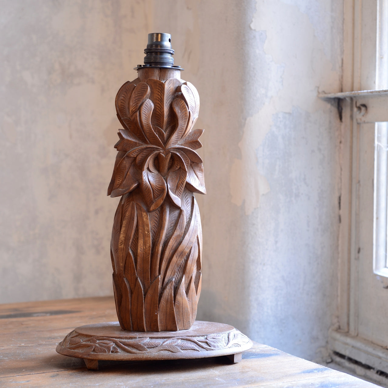 Wooden Iris Table Lamp