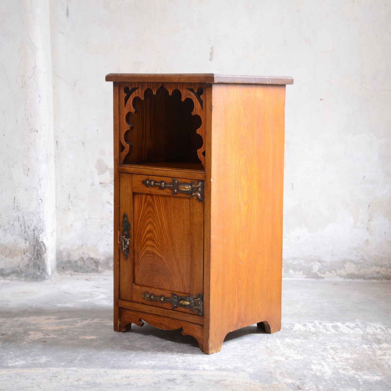 Ash Bedside Cabinet - Arts & Crafts