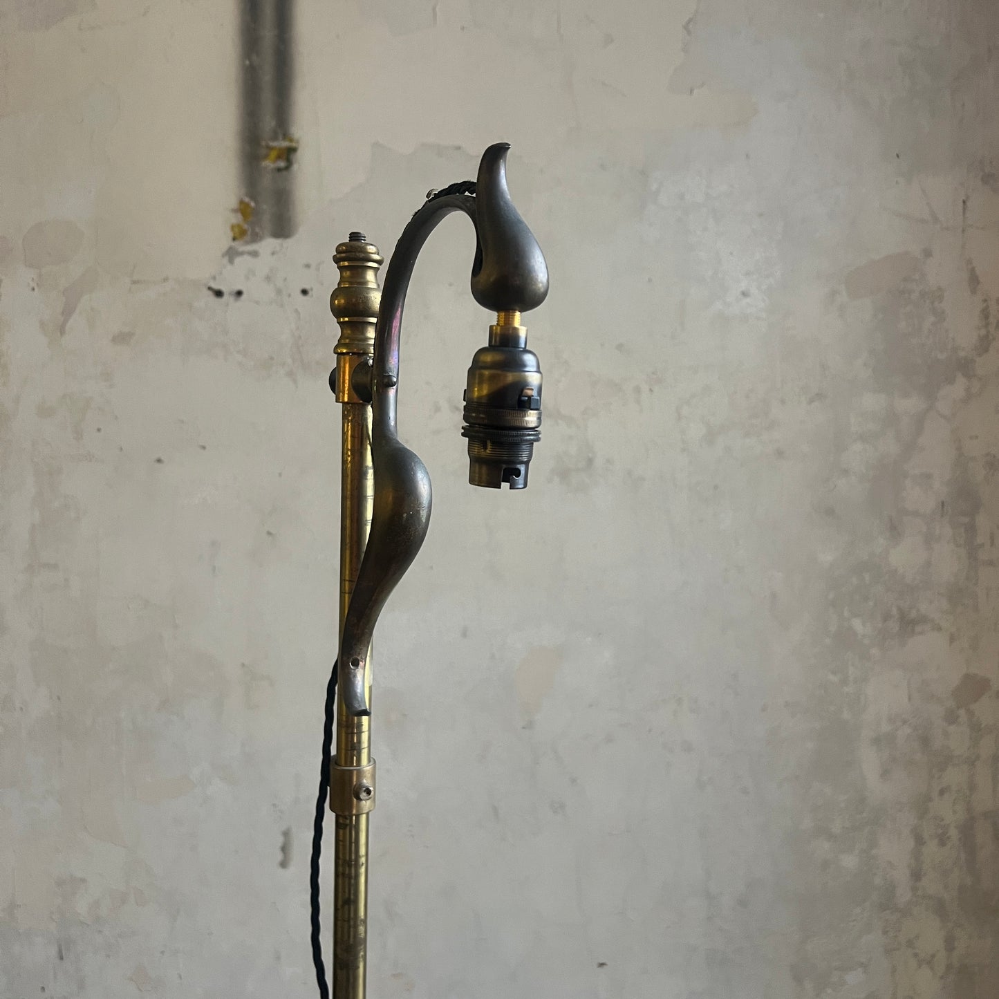 Adjustable Brass Art Nouveau Table Lamp