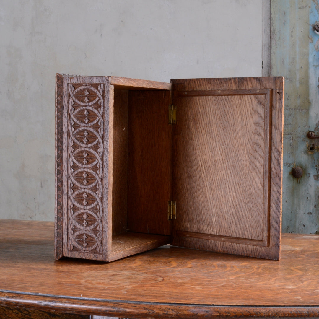 Finely Chip Carved Oak Box - Frisian work, Leather base, 1920’s