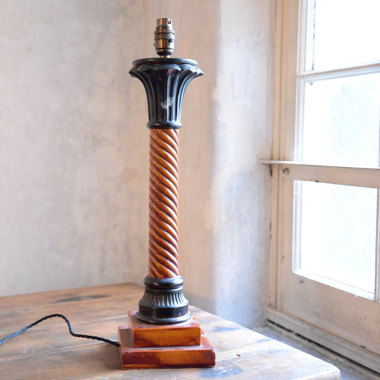 Twisted Column Ceramic Table Lamp