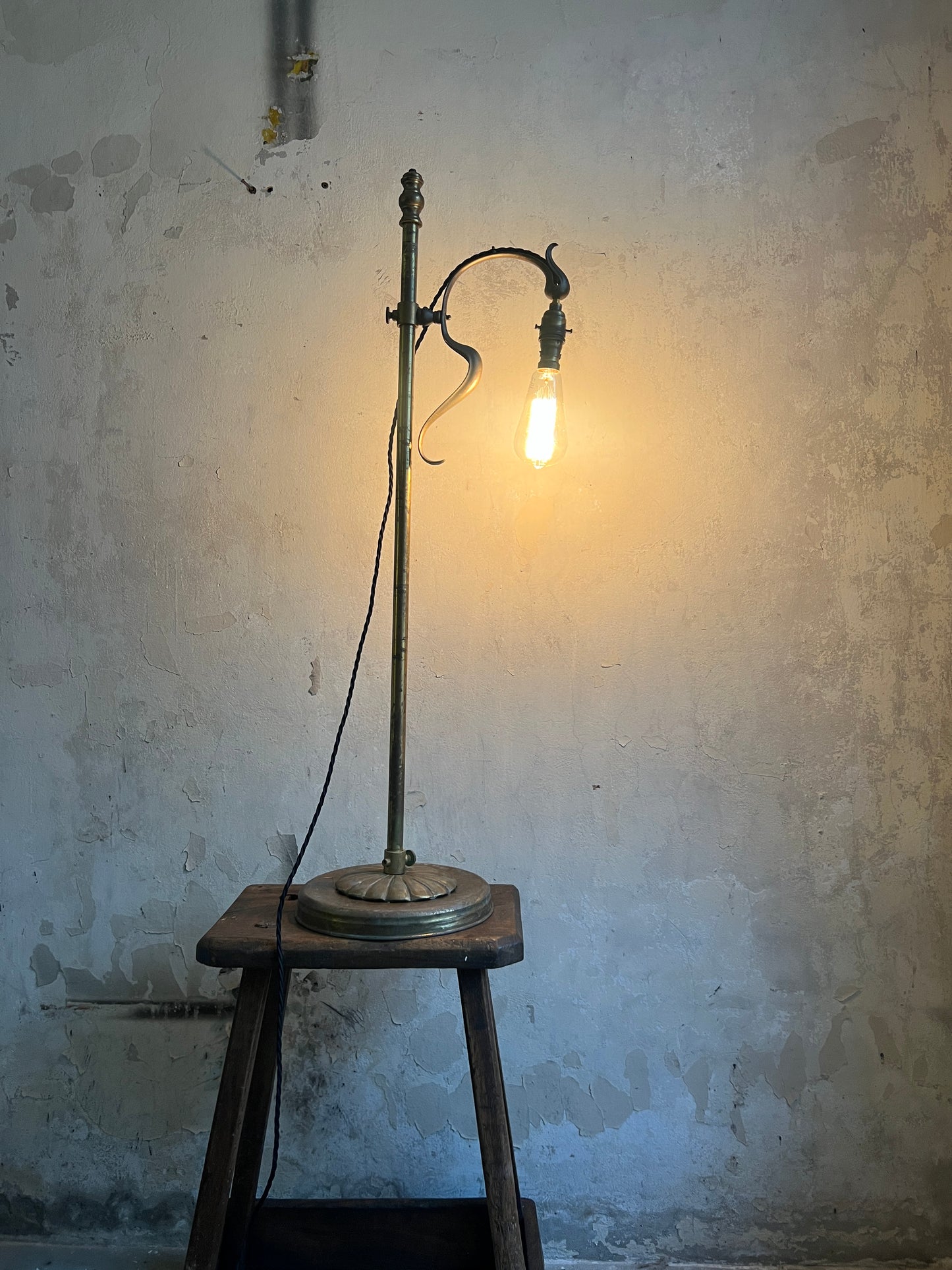 Adjustable Brass Art Nouveau Table Lamp