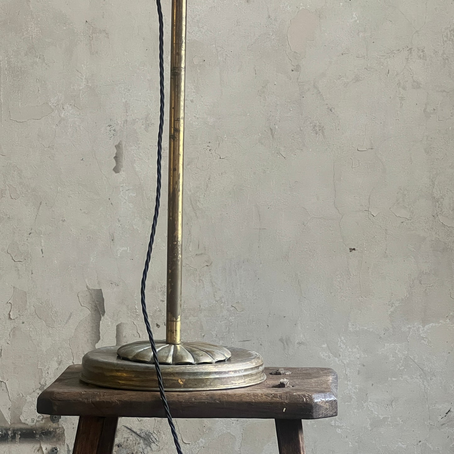 Adjustable Brass Art Nouveau Table Lamp